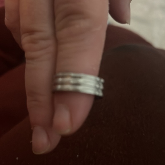 Stainless steel Ring silver in color Size 9 - Picture 2 of 2